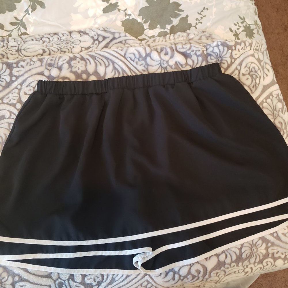 Soprano Black with White Trim Skorts